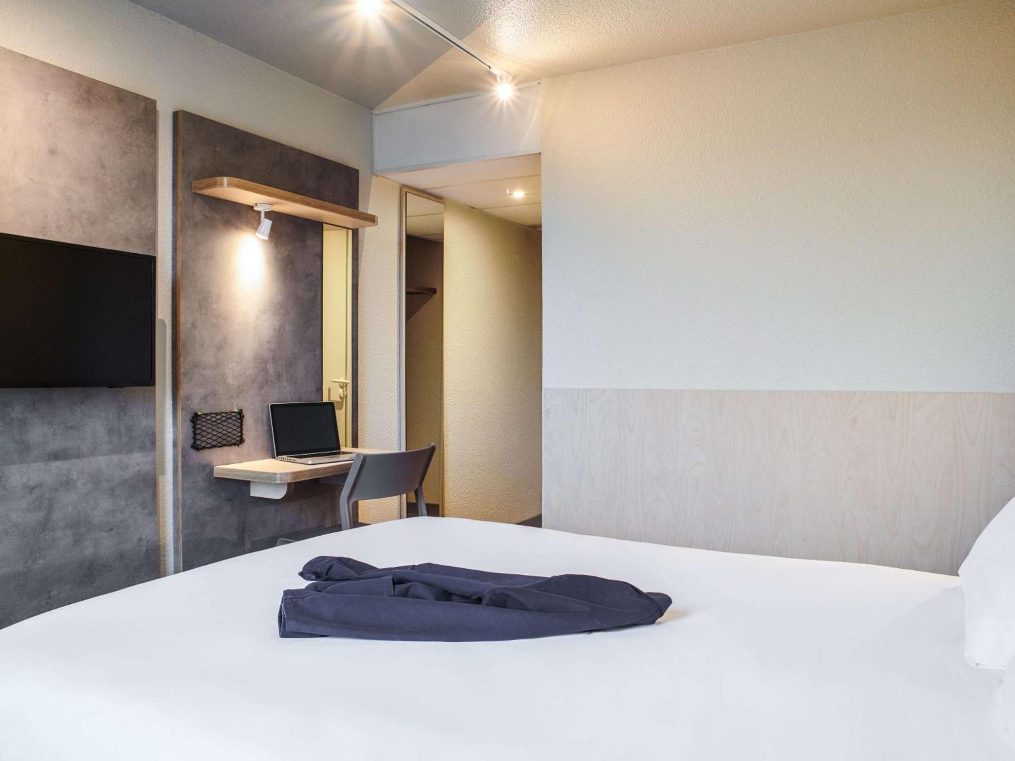 Hotel Ibis Budget Nantes Ouest Atlantis Coueron ภายนอก รูปภาพ