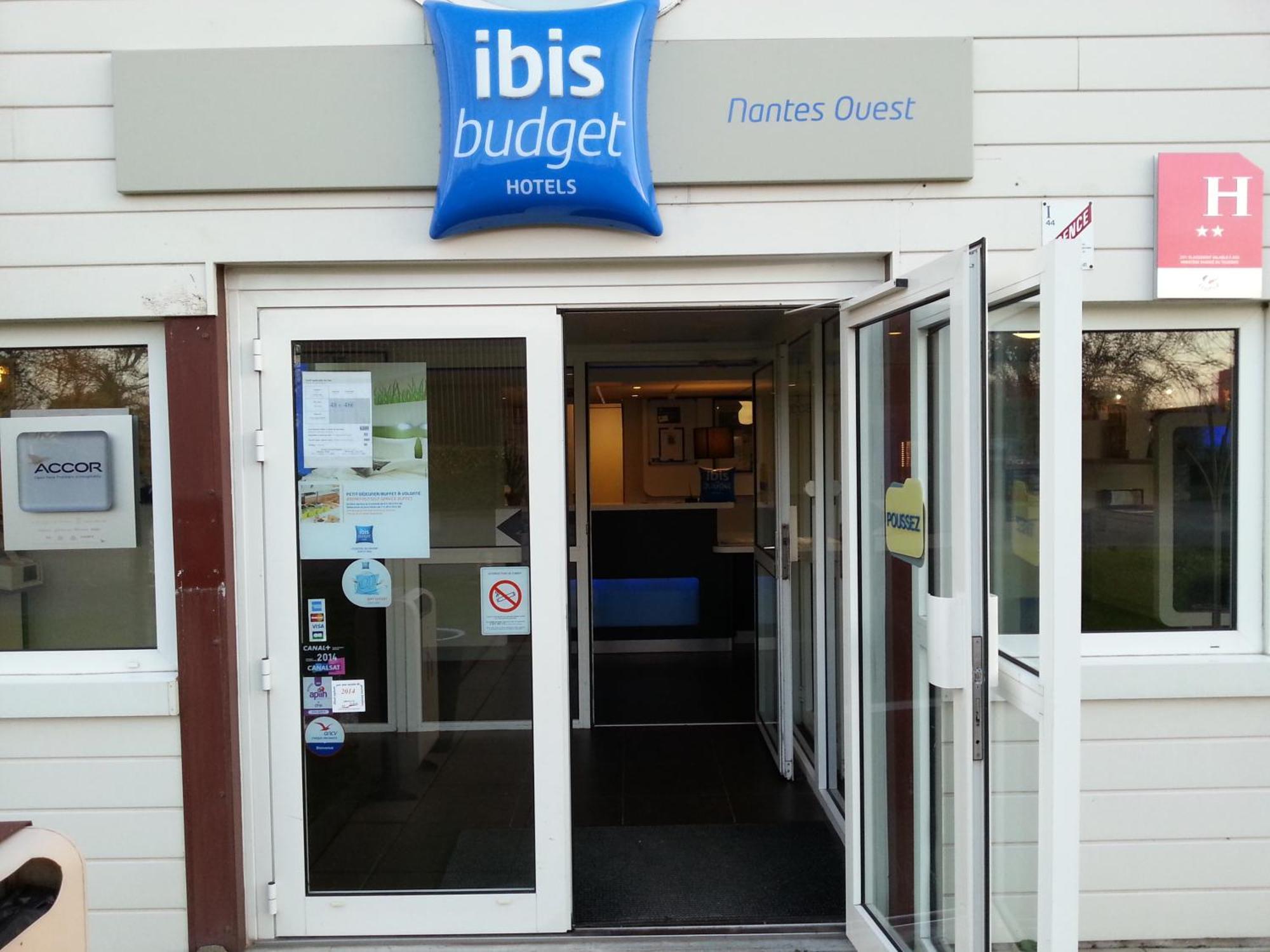 Hotel Ibis Budget Nantes Ouest Atlantis Coueron ภายนอก รูปภาพ