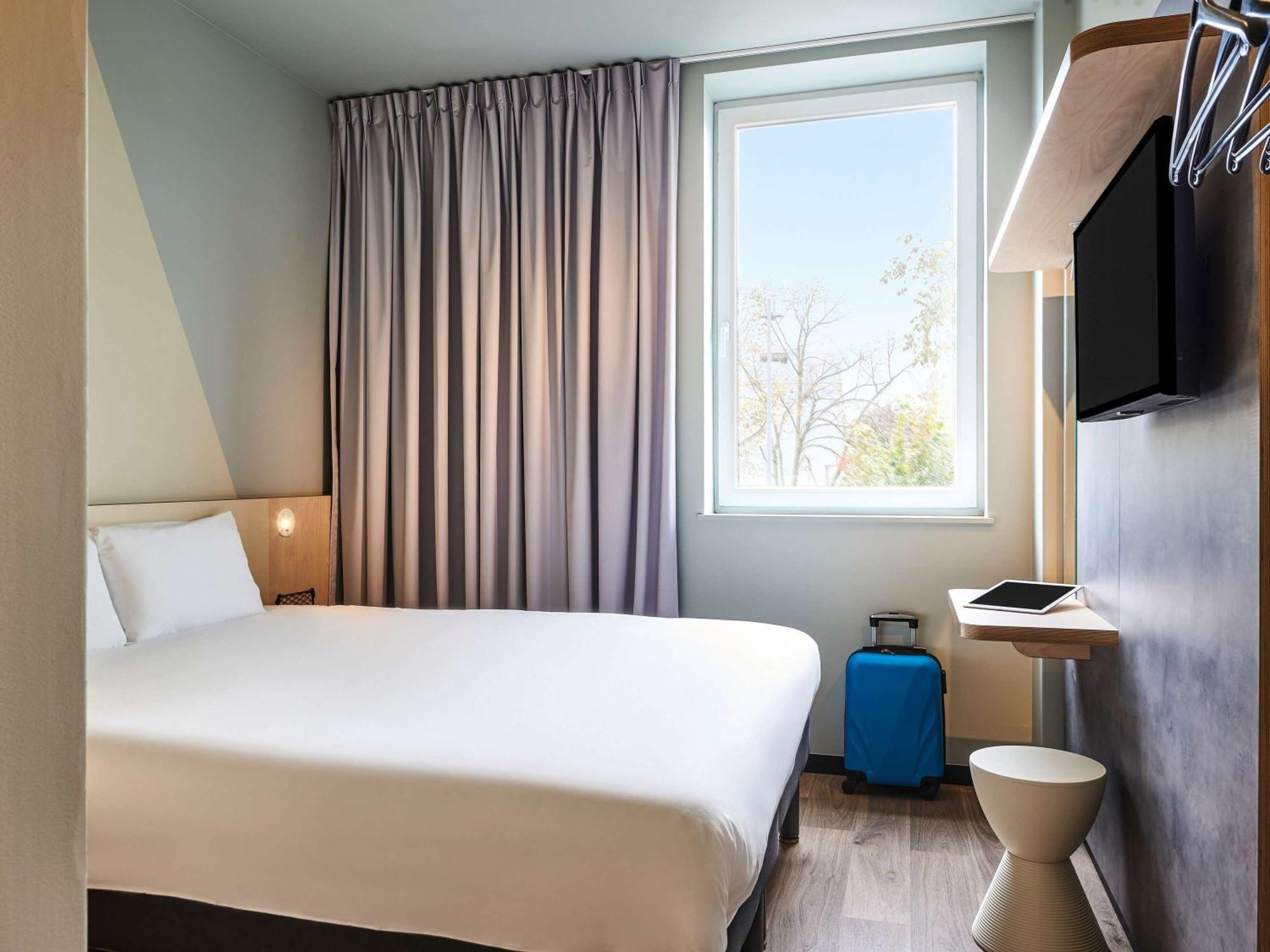 Hotel Ibis Budget Nantes Ouest Atlantis Coueron ภายนอก รูปภาพ